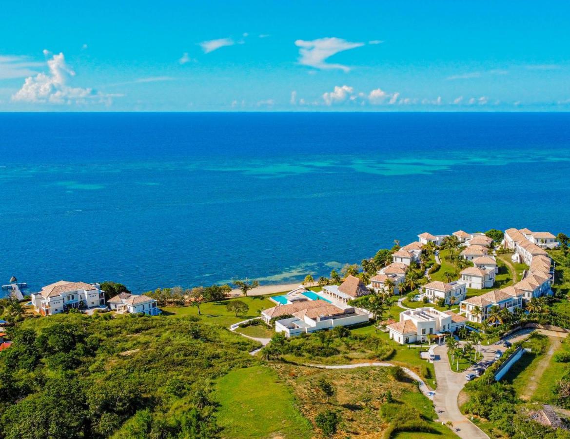 Las Verandas Hotel & Villas First Bight Екстериор снимка