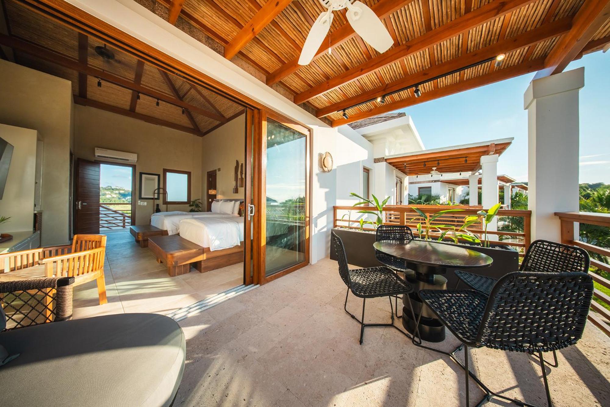 Las Verandas Hotel & Villas First Bight Екстериор снимка
