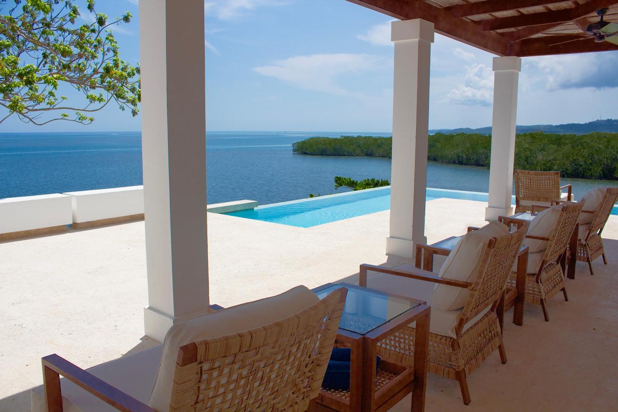 Las Verandas Hotel & Villas First Bight Екстериор снимка