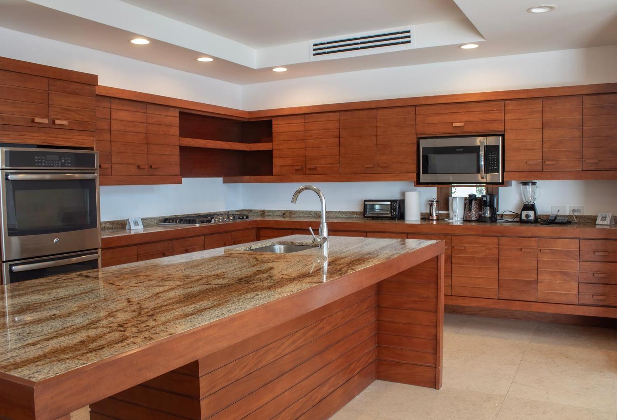 Las Verandas Hotel & Villas First Bight Екстериор снимка