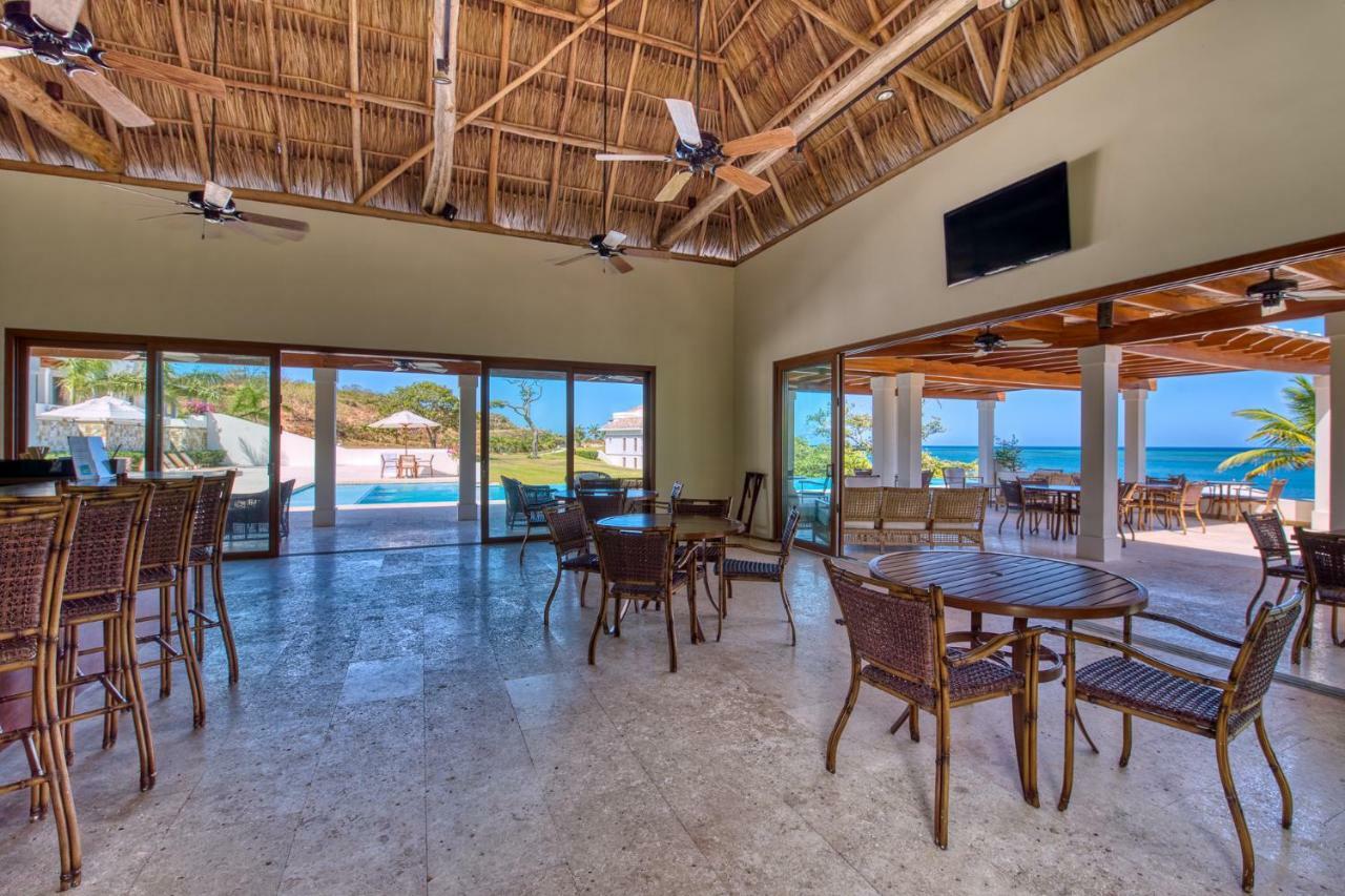 Las Verandas Hotel & Villas First Bight Екстериор снимка