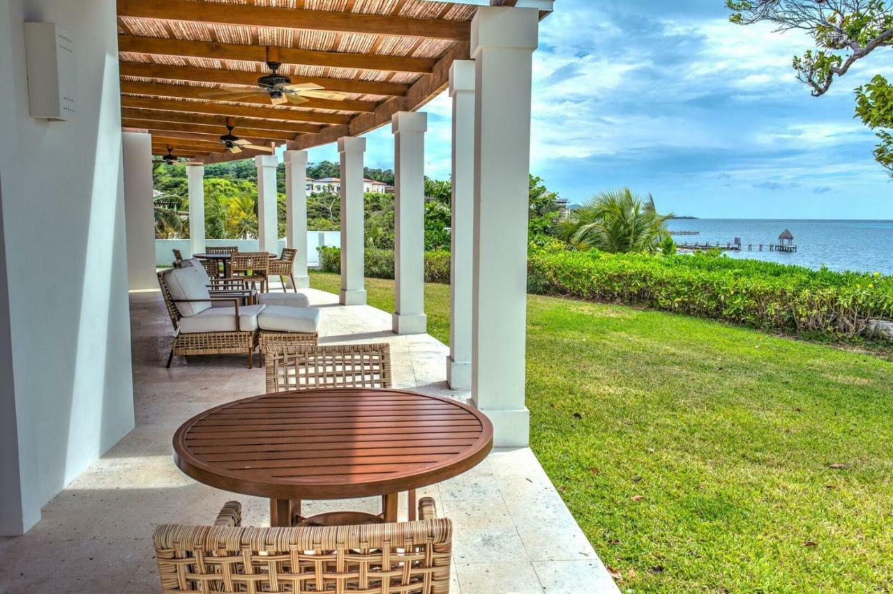 Las Verandas Hotel & Villas First Bight Екстериор снимка
